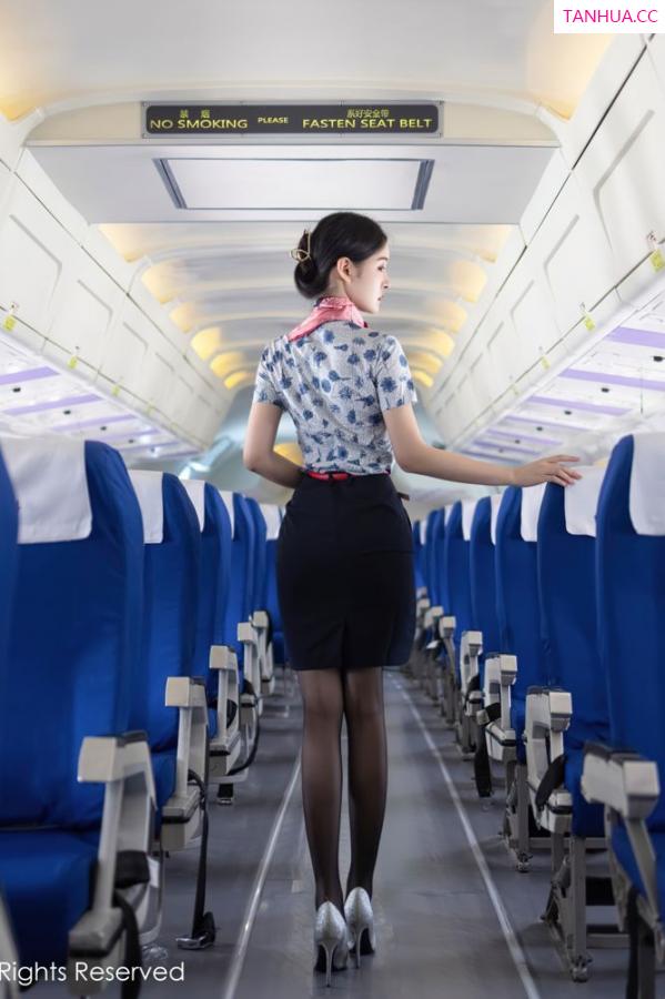 沈梦瑶  空乘女神沈梦瑶 真实的客机场景第6张图片